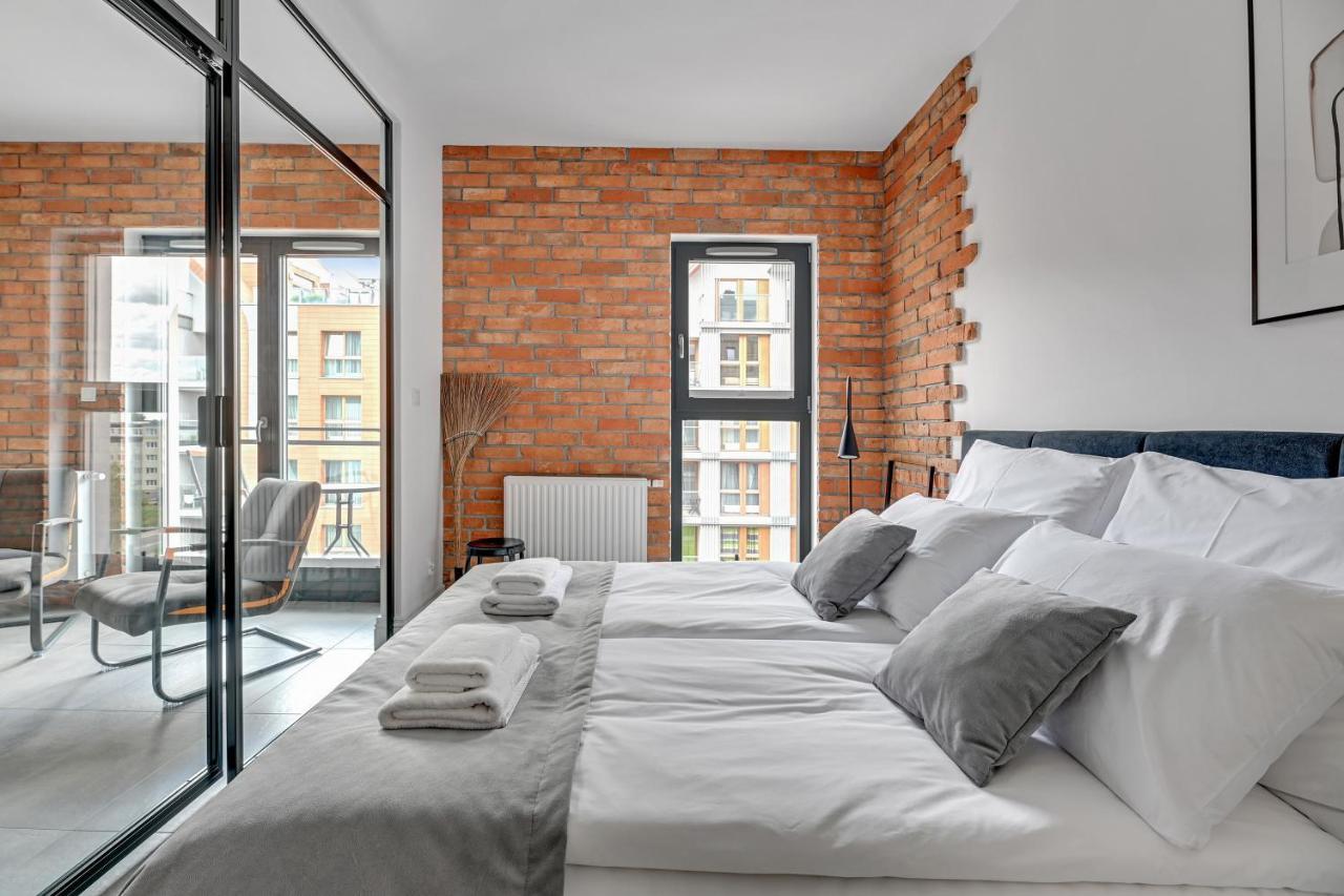 Aura III Apartments & Free Parking By Downtown Apartments Danzica Esterno foto